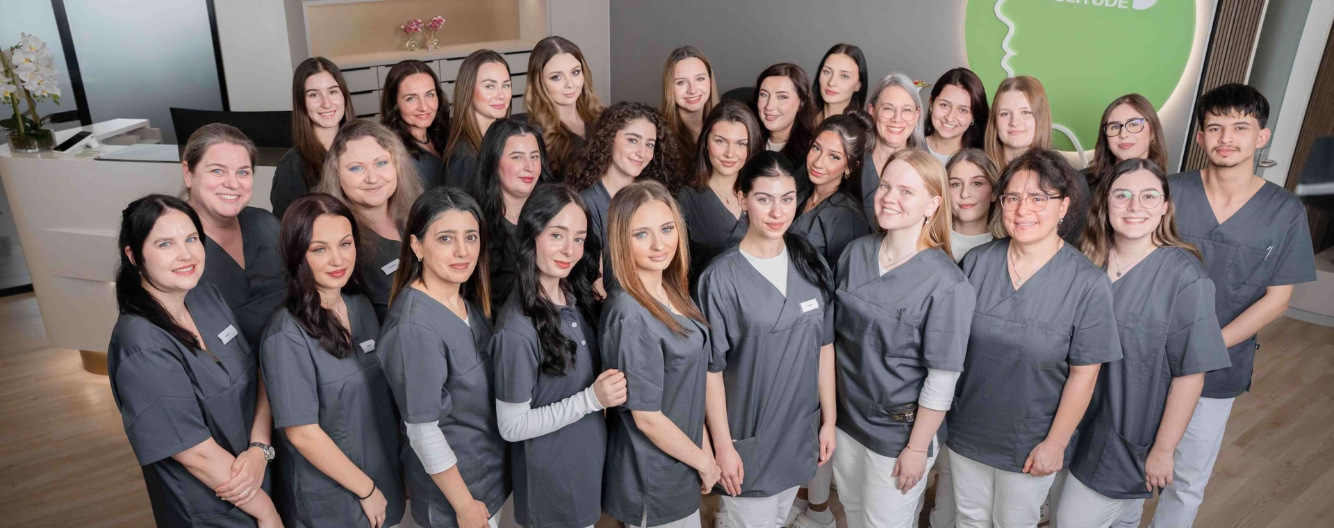 Gruppenfoto der Assistent:innen